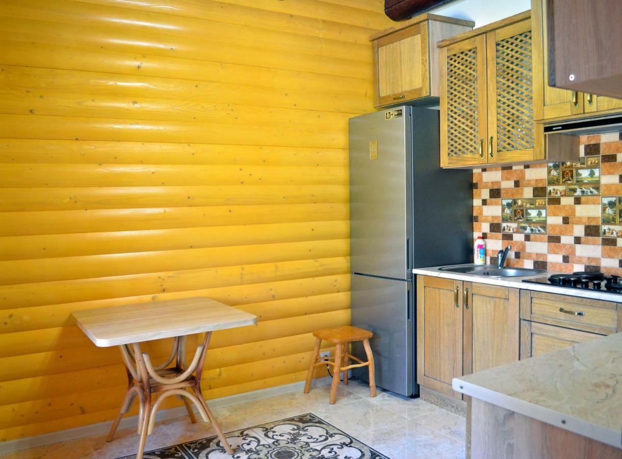 Knyazhyi Dvir Apartment Strigalnya ภายนอก รูปภาพ