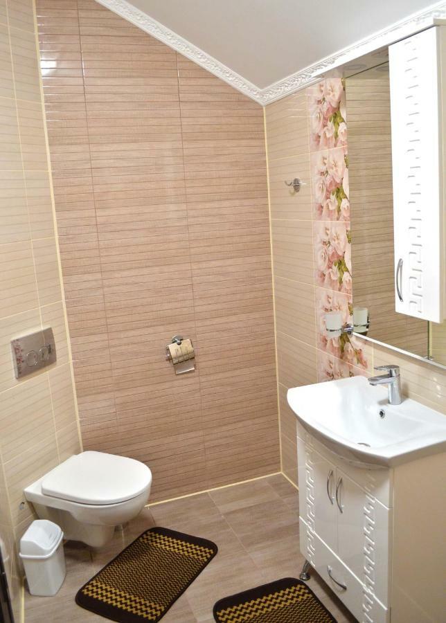 Knyazhyi Dvir Apartment Strigalnya ภายนอก รูปภาพ