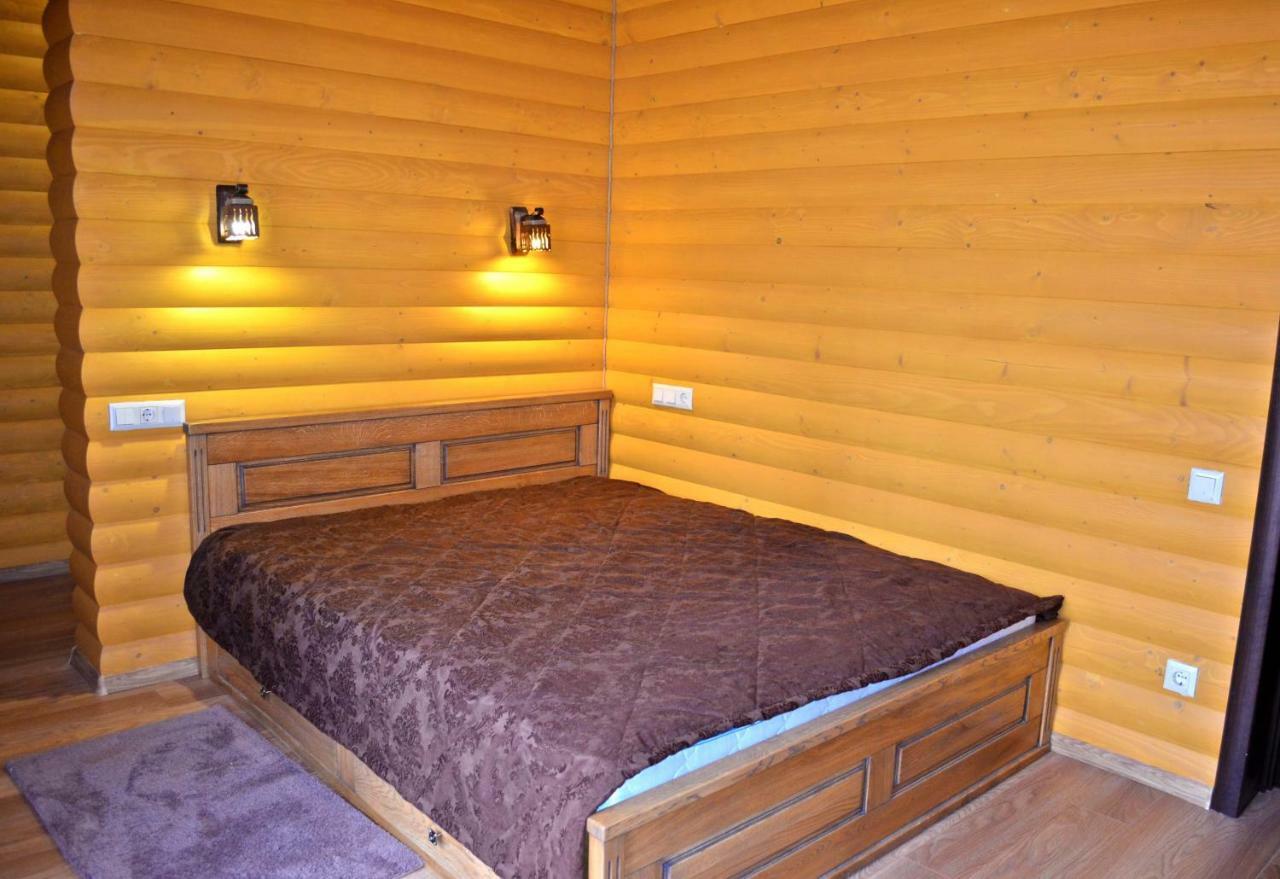 Knyazhyi Dvir Apartment Strigalnya ภายนอก รูปภาพ